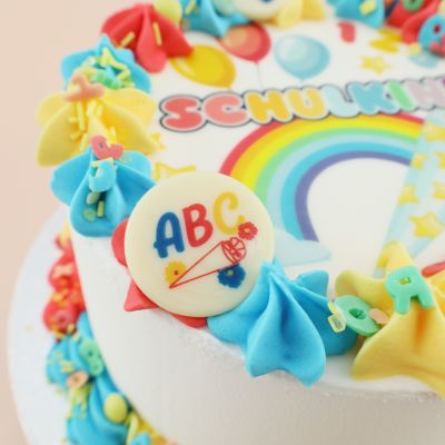 schulanfang-torte mit ABC decor