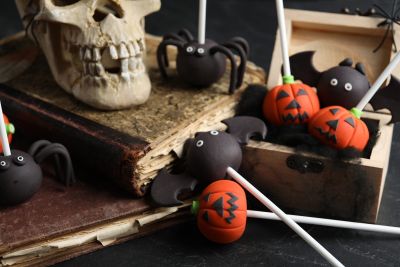 Cake Pops für Halloween - Kürbis, Spinne, Fledermaus